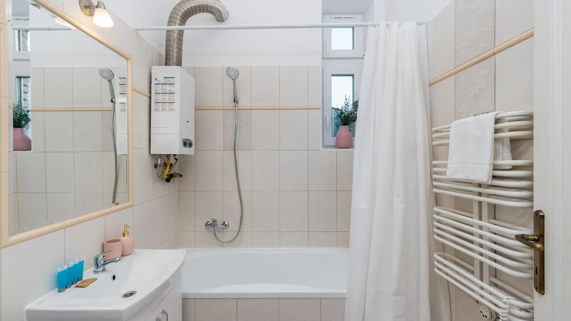 Old Town 2-Bedroom Apartment Krakow